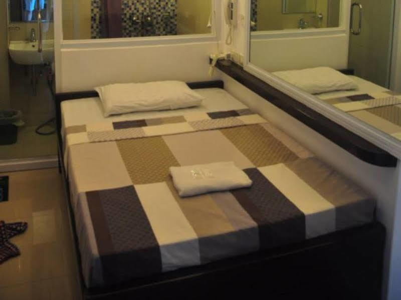 Jj Midcity Inn Tabaco Eksteriør bilde